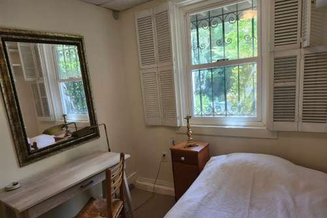 Bedroom Pic 2 - Presidio Heights Basement Studio/Efficiency For Rent