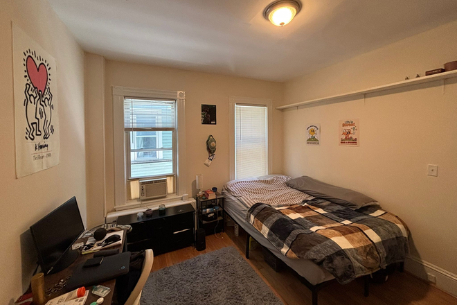 Bedroom - Union Sq, 3b 2b. Bedroom takeover starting April.