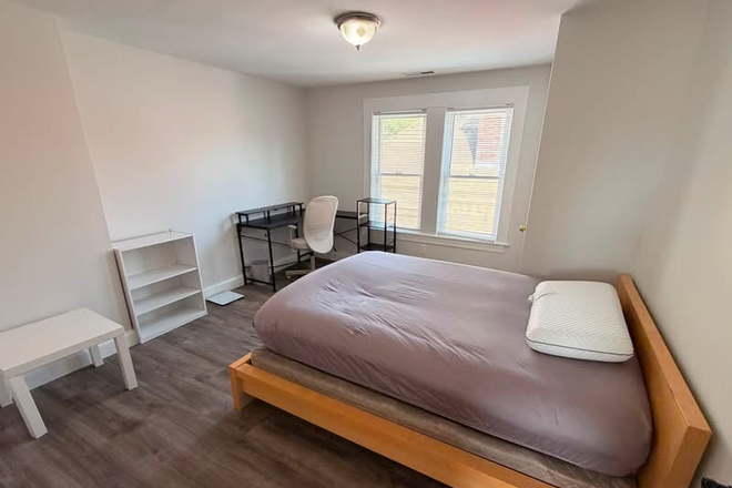 Bdrm - Available Sublet 1 bedroom in furnished Apartment