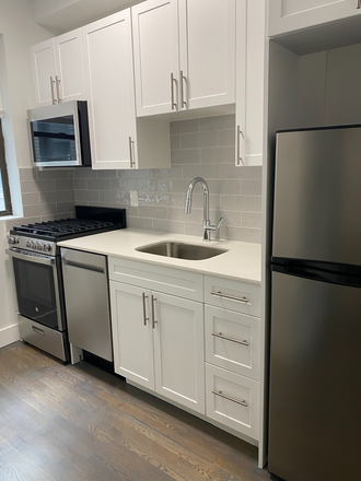A - 3 BED WITH LIVING ROOM AND LAUNDRY IN UNIT