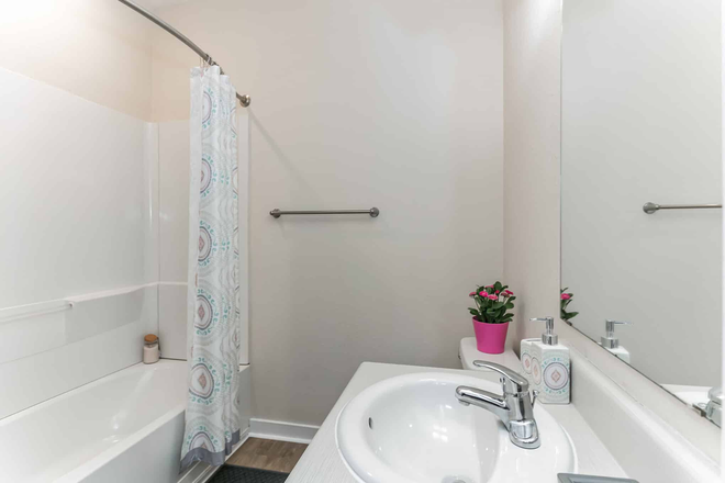 Bathroom - Copper Social Student Apartments - 2207-D