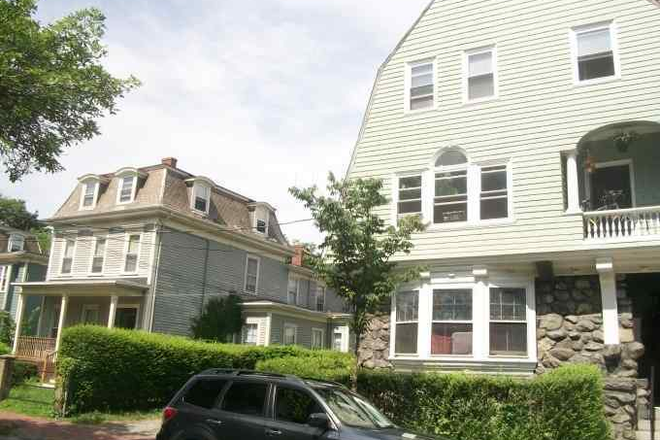 front - No fee ! 3 bed 1.5 baths , porch, yard, laundry in unit harvard design, redline