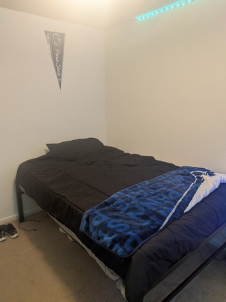 Bedroom - Bed - Alight State College 4 Bedroom Apartment