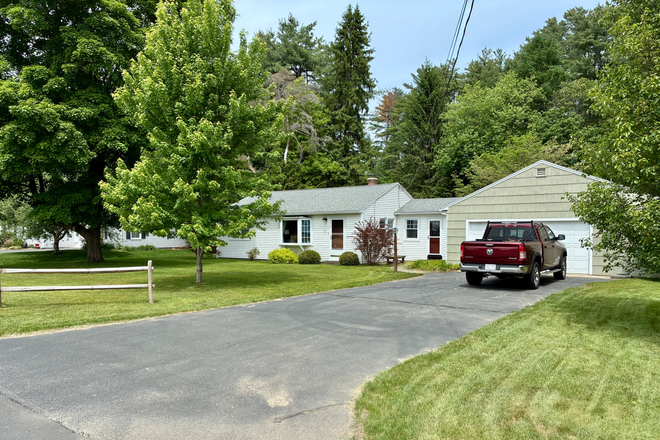 Front yard - Recently Renovated 3-bedroom House in Hadley