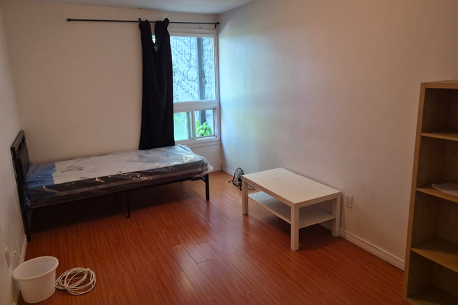 Private Bedroom - (FOR MALE) Private room for rent in a shared townhouse at Four Winds Drive