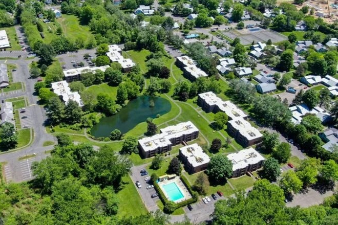 overall view of the apartment - Available anytime from now (better before March 2026), 1 Large Bedroom Brandywine Aparment 2B1B