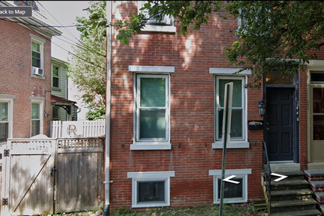 Exterior - Bedrooms Available 2 Blocks From Campus Townhome