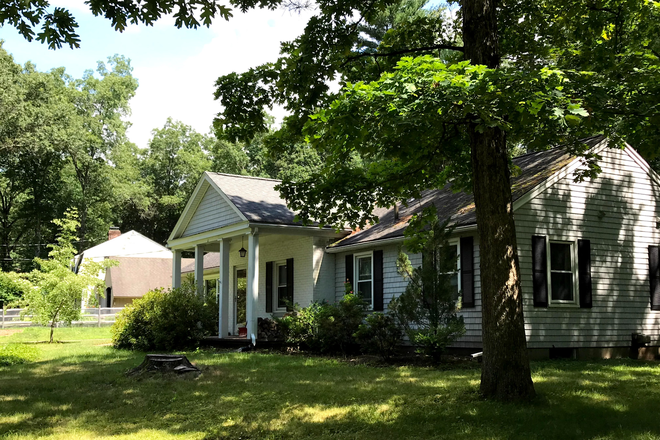 Front view 2 - Unfurnished home in quiet community with easy access to campus