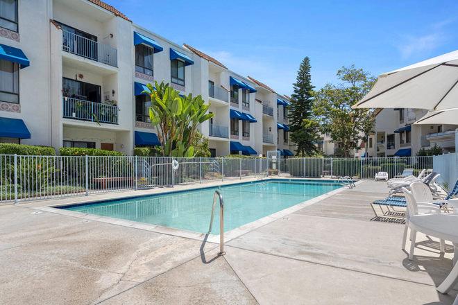 Pool - Furnished Student / Intern Housing - Shared Room