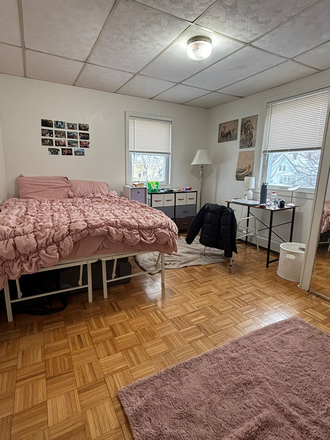 Bedroom 1 - 4 bed Porter Square Apartment