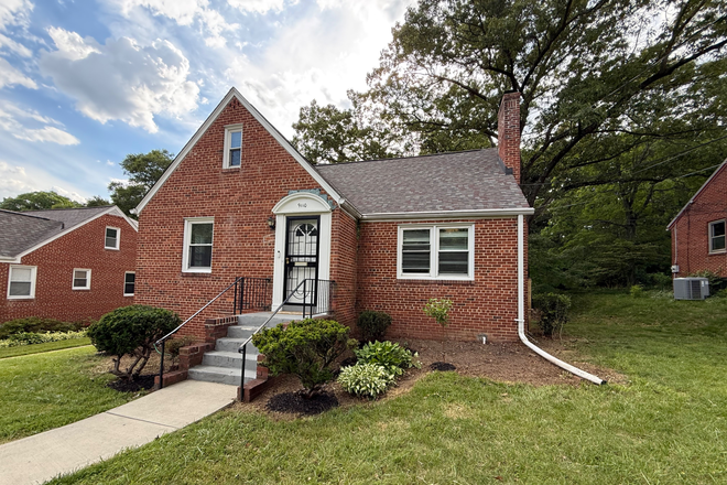 Outside house - Single family house