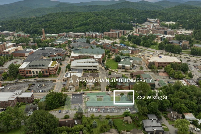 Walkable to App State - 3B2B House Across from App