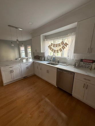 Call NOW for showings! 617-236-8600 - HILLSDALE RD - XL MODERN 6BR BY TUFTS FOR *6/1/2027* W/ 2 BATHS, LNDRY ON SITE, PRKNG INC, DINING RM Apartments