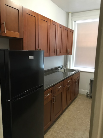 Visit hubrealtyproperties.com - Light and bright, front facing 1 bedroom split, with newly updated kitchen
