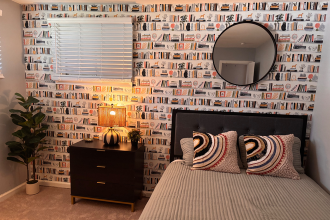 Rental Bedroom - Great large room for rent in Wayne!