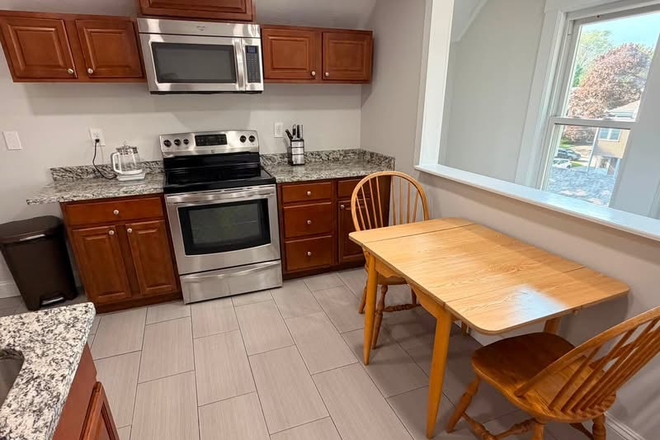 Kitchen - Available Sublet 1 bedroom in furnished Apartment