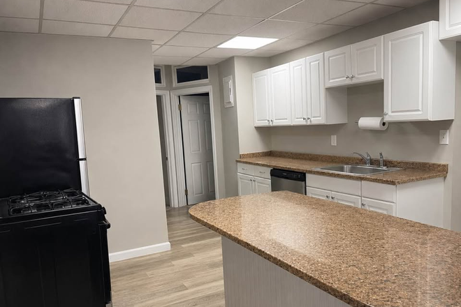 Call NOW for showings! 617-236-8550 - PRINCE ST - HIGH QUALITY 3BR/1BA IN NORTH END FOR *9/1/2026* W/ DW, LNDRY IN UNIT, OPEN LAYOUT! Apartments