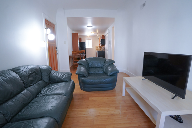 Living Room - 613 Westgate #B Condo