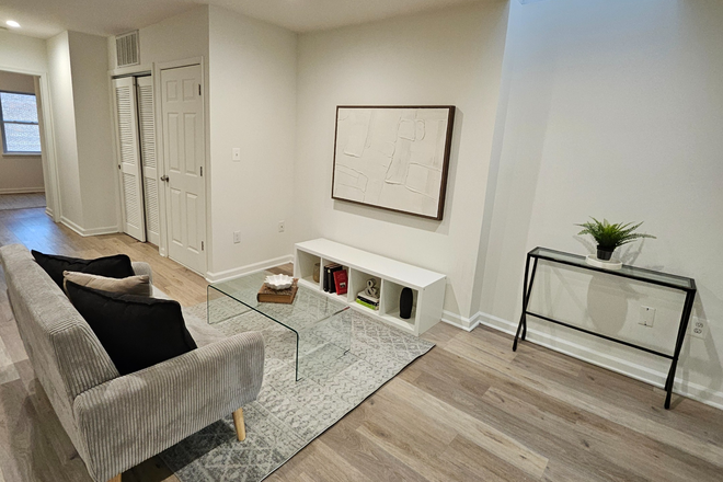 Living Room - Commuter Friendly 2 bedroom +Den