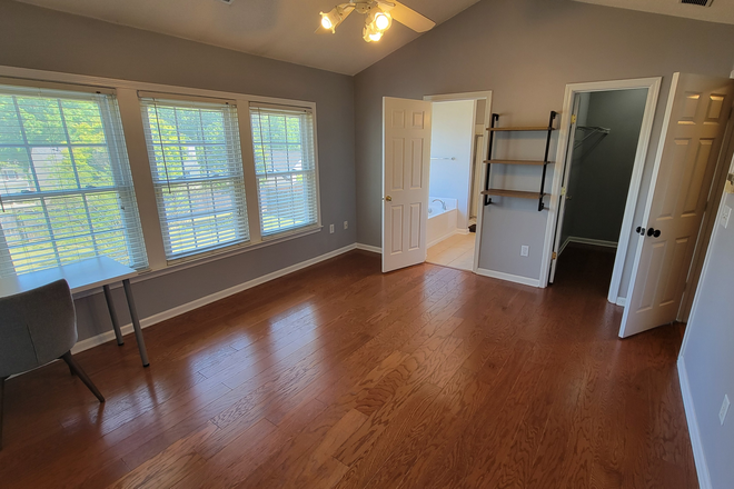 Bedroom 1 - Private Rooms for Rent – Quiet Student-Friendly Home (15–20 Min from Campus)
