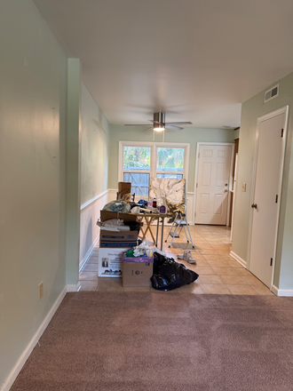- Commercial row A , less than 5 miles from MUSC and less than 5 miles to Folly Beach.