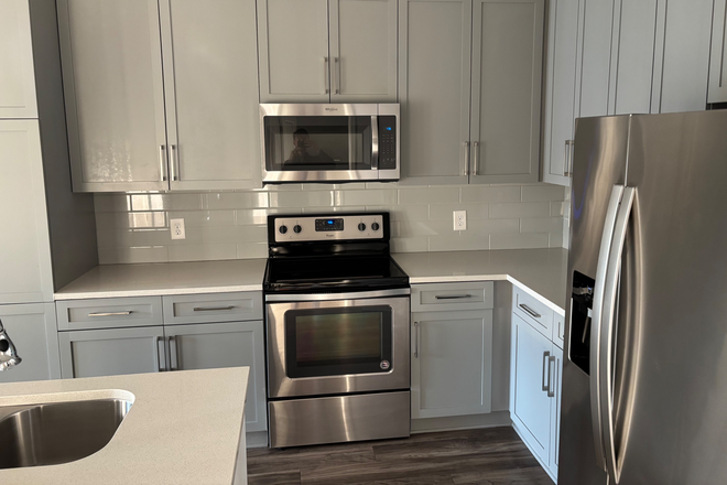 Kitchen - Modern 1BR/1BA in City Springs, Sandy Springs