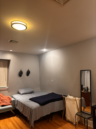 Bedroom - Queen size bed - 4B/2B Duplex House