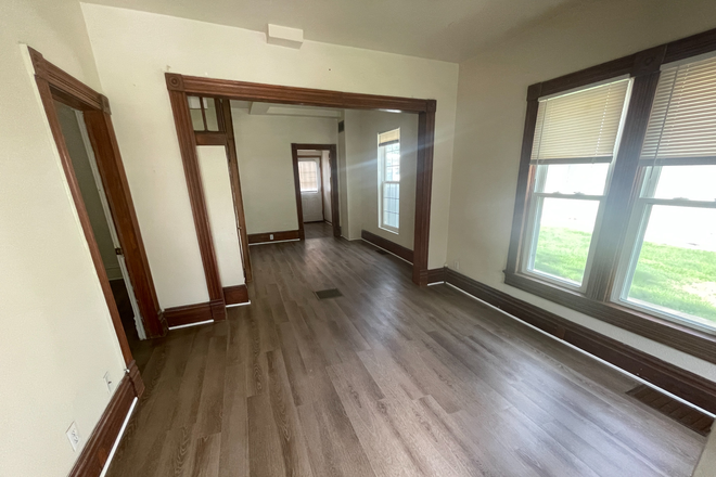 2 - AVAILABLE NOW: 1937 Arapahoe Ave