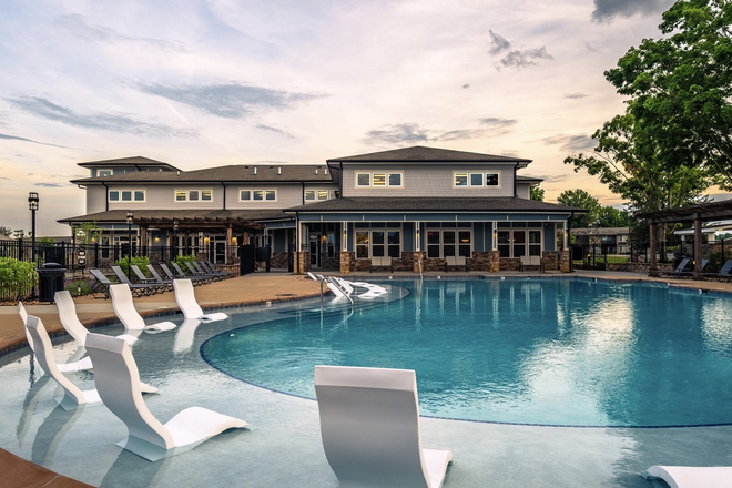 Foxridge Apartments - Foxridge Apartments