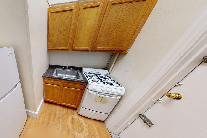 Visit hubrealtyproperties.com - Spacious 1 bedroom, with newly renovated kitchen Apartments