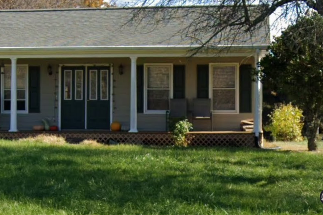 - 3 Bedroom 2 Bathroom House
