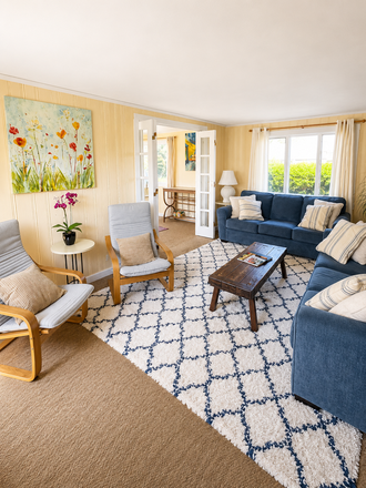 Living room - 🏖️ Saltaire – Bring Your Roommates & Earn $500 finders fee.