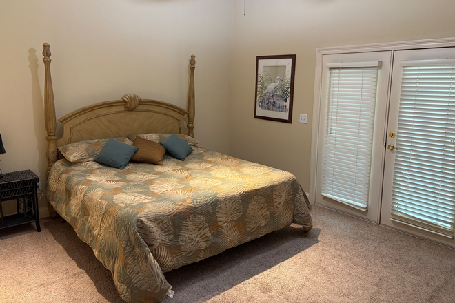 Master Bedroom with King Bed! - For Rent: fully Furnished with utilities, Reservoir Living at Its Finest at Windward Bluff! Townhome