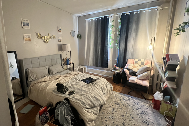 Bedroom - Commonwealth Apartments