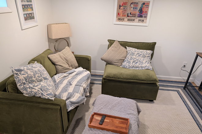 Private living space - Furnished room House