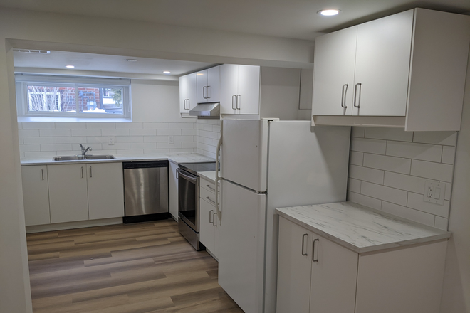 Kitchen - 1 Bed + 1 Bath Newly Renovated Erindale Apartment