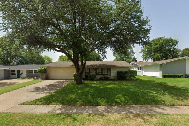 Outside street view - 4 bed/2 bath just south of UTD