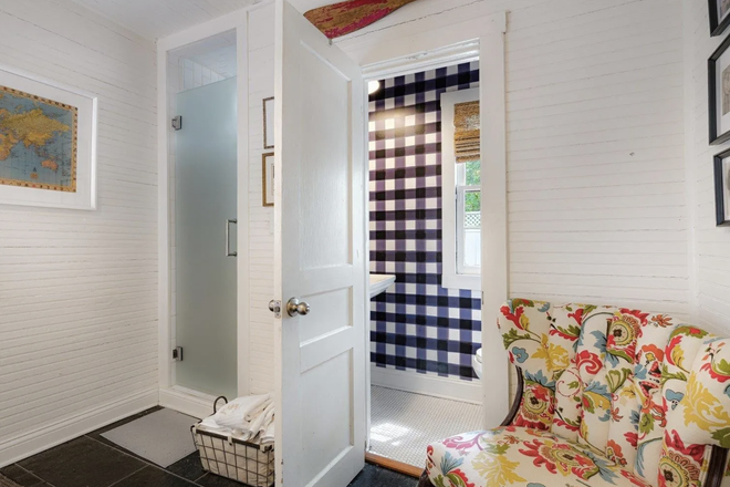 Bathroom - Private Guest House