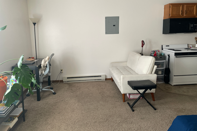 studio - Studio on the edge of campus Apartments
