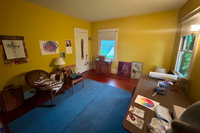 Bedroom gets morning sun. Will remove paintings and other items. - Work Exchange For Reduced Rent