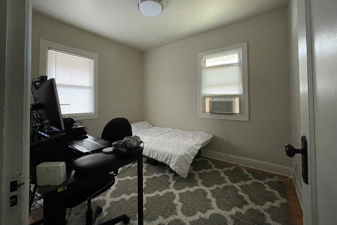 bedroom - Shared house walkable to the U