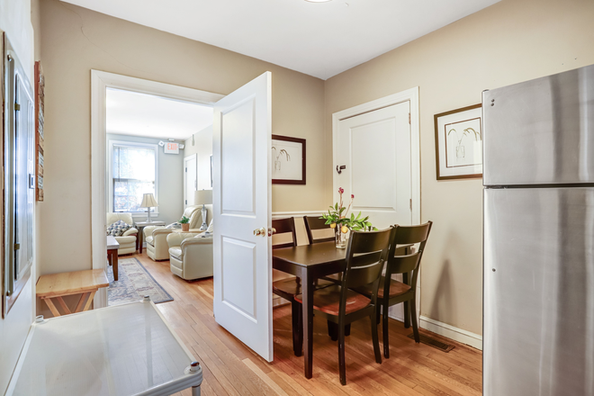 Living Room - Summer Rental Unit in Tenley Circle