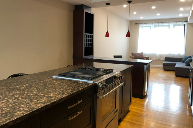Call NOW for showings! 617-236-8600 - COMM AVE - MODERN 5BR CONDO NEAR BC AVAIL *9/1/2027* W/ 2.5 BATH, W/D IN UNIT, GRG RNTL PRKNG, A/C
