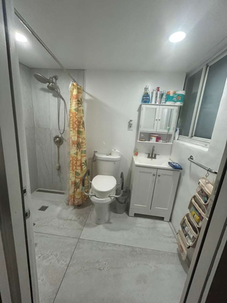 4th walk in bathroom - 4 bed 3 bath furnished home close to UM Campus
