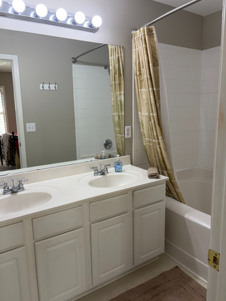 Full Bthroom - Clean, Colorful, Quiet, Furnished Townhome Near KSU Athletic Fields
