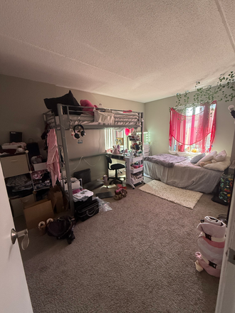 Shared Bedroom - Harbor Point (all girl apartment)