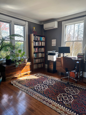 Parlor room - College Hill Large & Sunny 2BR Apartment