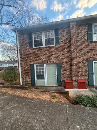 Outside View - 2 bedroom 3.5 bathroom townhome available for transferable lease starting 2/1/26