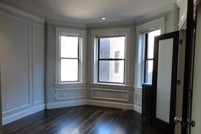 Living Room - FENWAY 1 Bedroom Studio