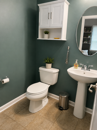Powder room - Beautiful O'Donnell Square Neighborhood